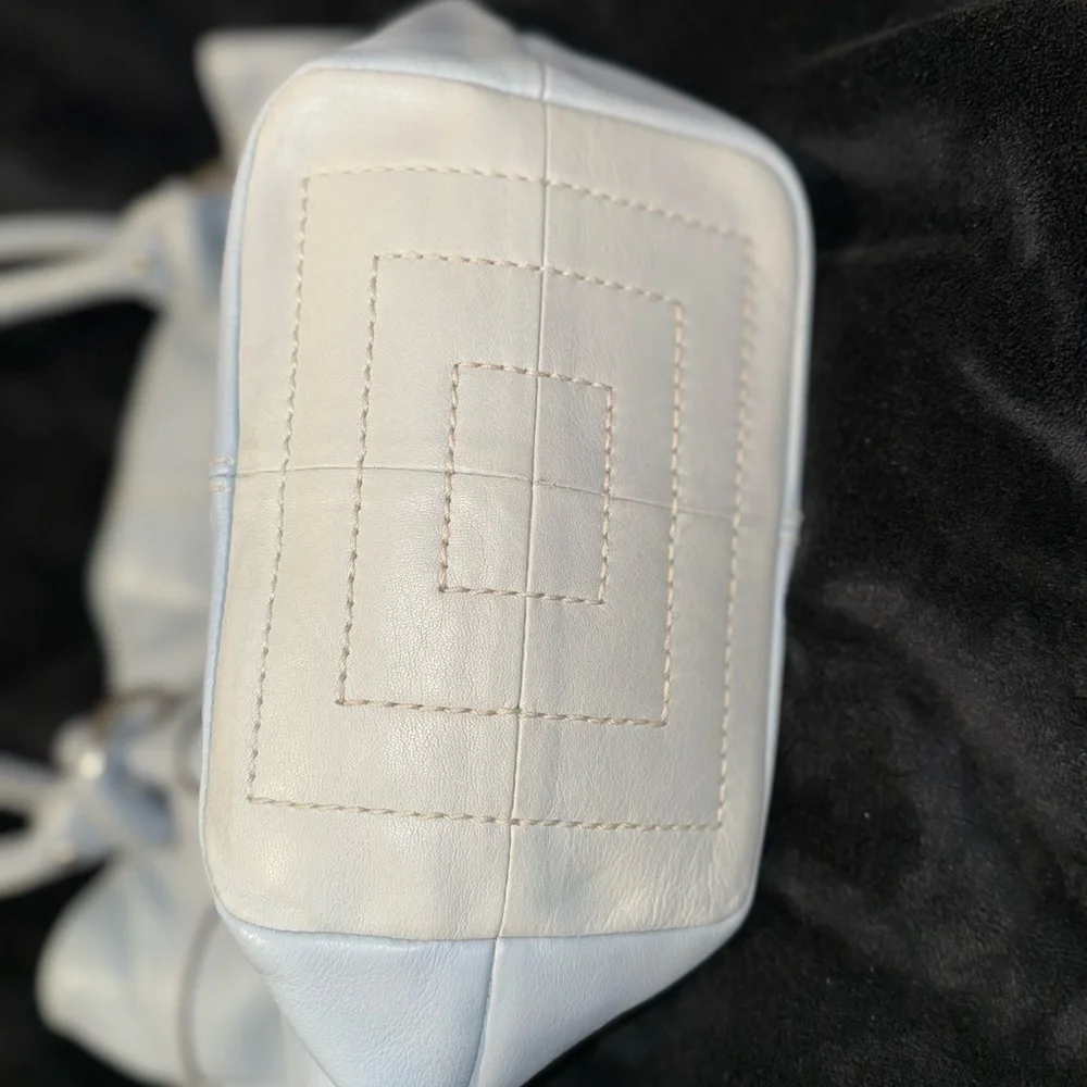 Tignanello White Leather Shoulder Bag with Elegant Pleating